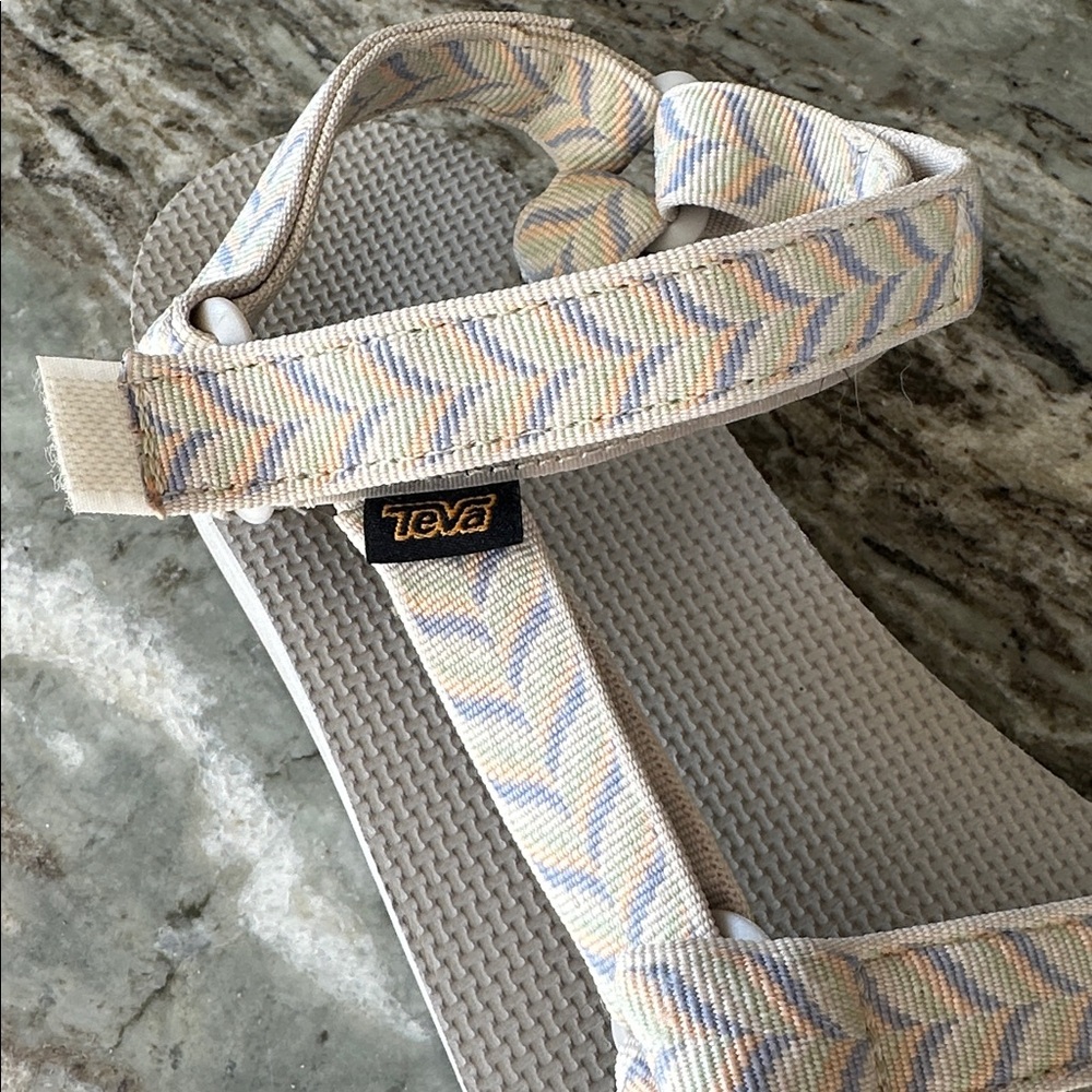 Teva platform sandal grey purple mint green size 11 - Picture 4 of 5